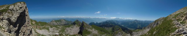 Les montagnes du Chablais franco-suisse
